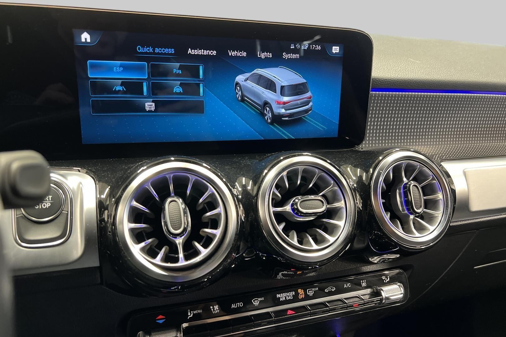 MERCEDES-BENZ EQB iso kuva 20