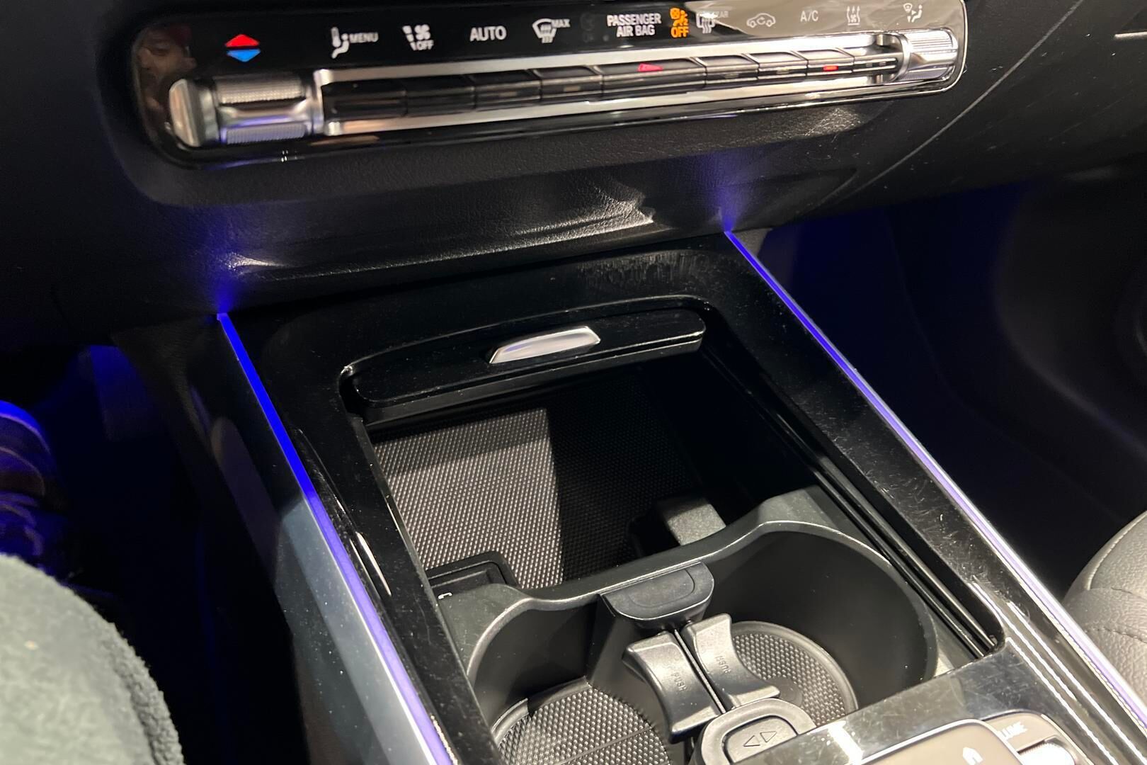 MERCEDES-BENZ EQB iso kuva 25