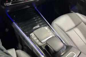 MERCEDES-BENZ EQB esikatselu 26