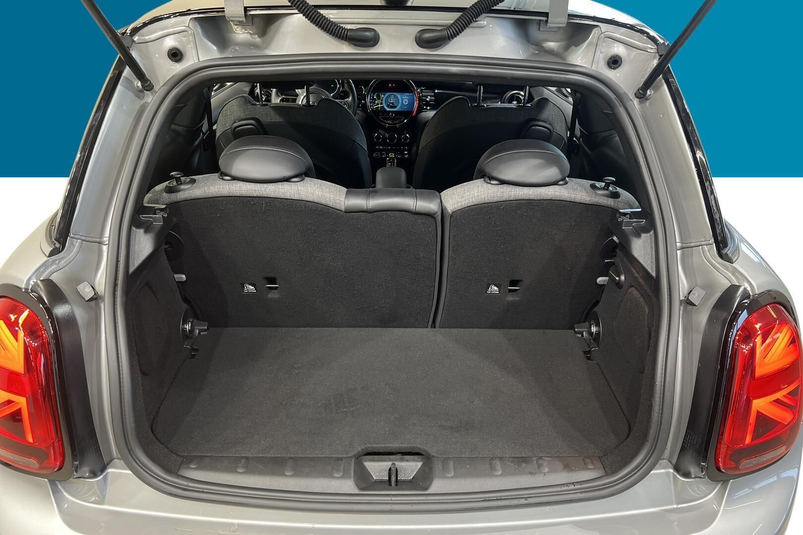 MINI COOPER SE iso kuva 12