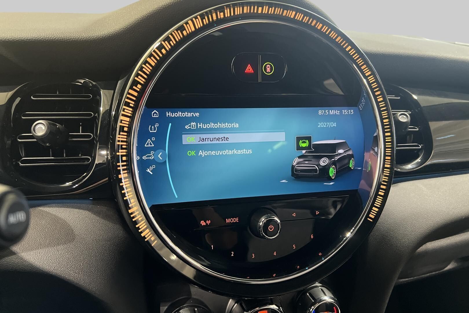 MINI COOPER SE iso kuva 18