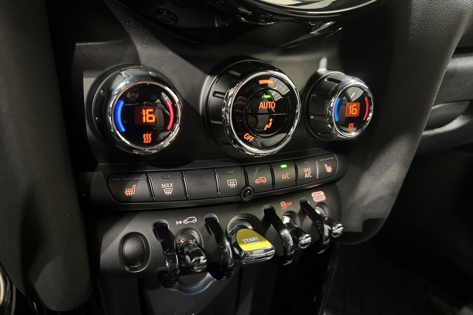 MINI COOPER SE iso kuva 20