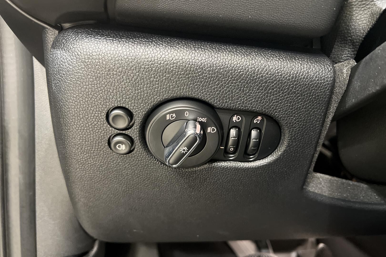 MINI COOPER SE iso kuva 25