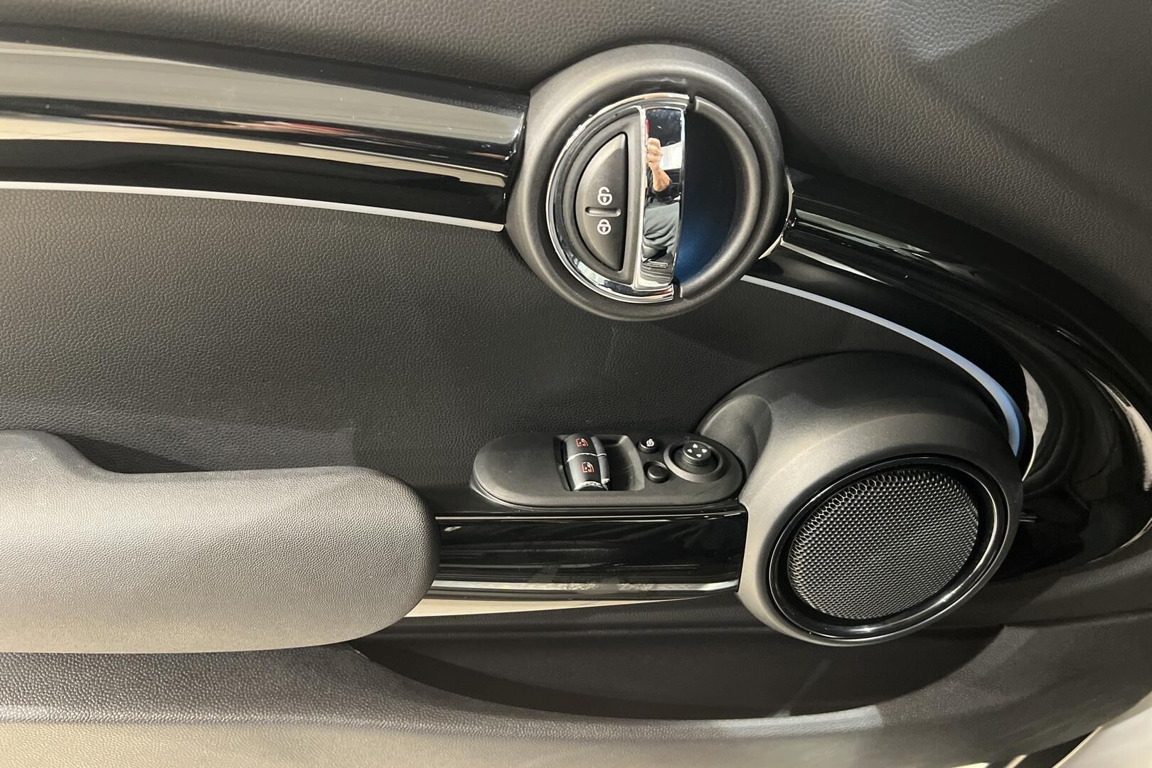 MINI COOPER SE iso kuva 26