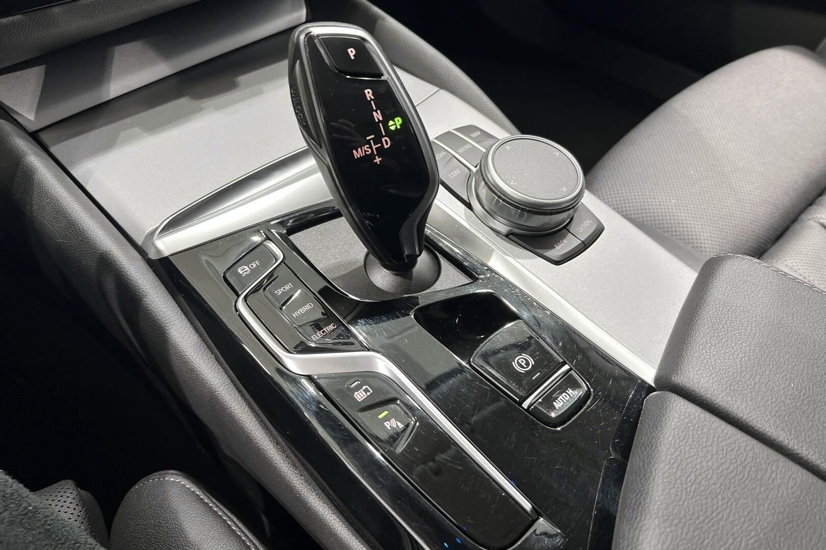 BMW 5-SARJA iso kuva 19
