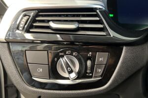 BMW 5-SARJA esikatselu 26