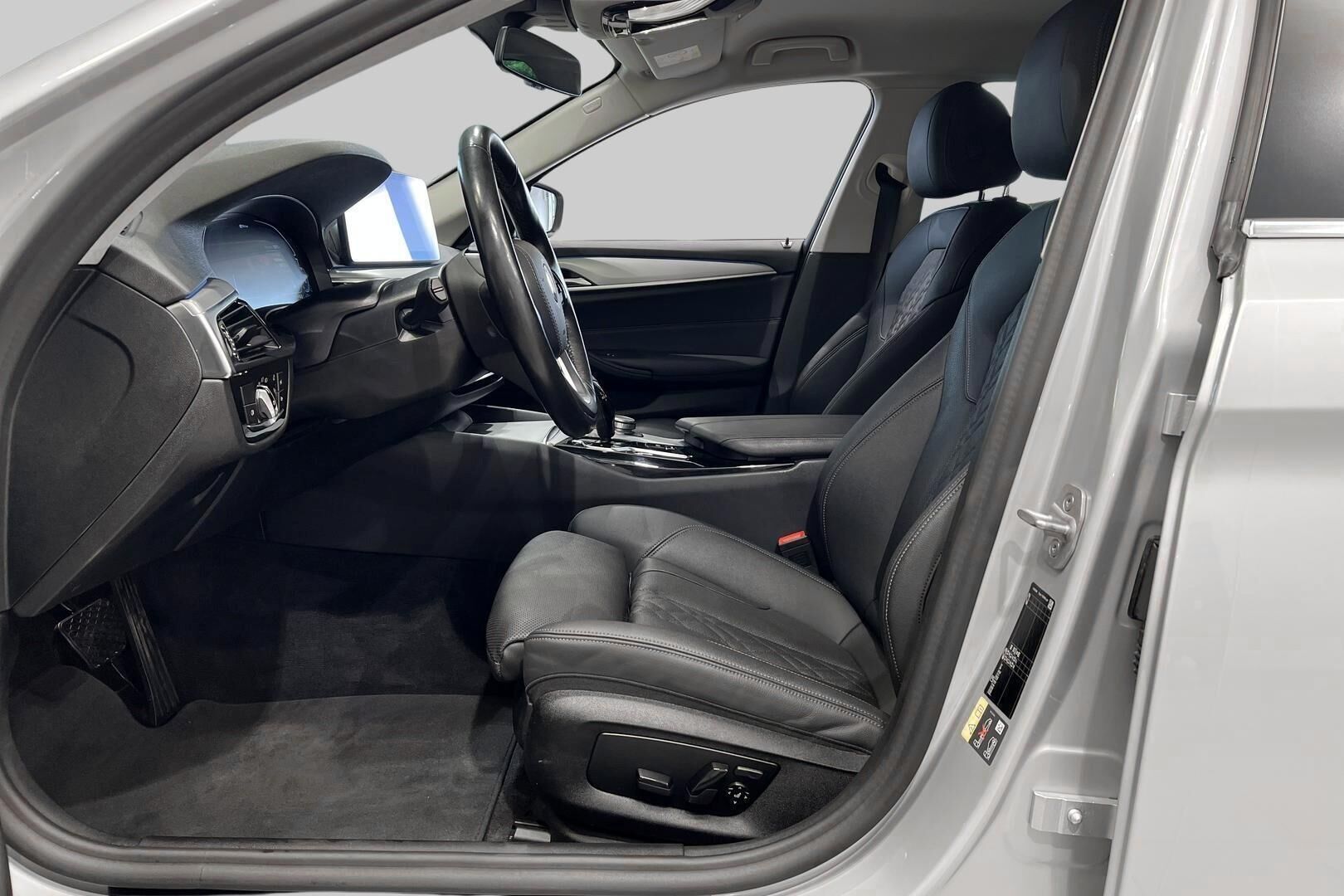 BMW 5-SARJA iso kuva 29