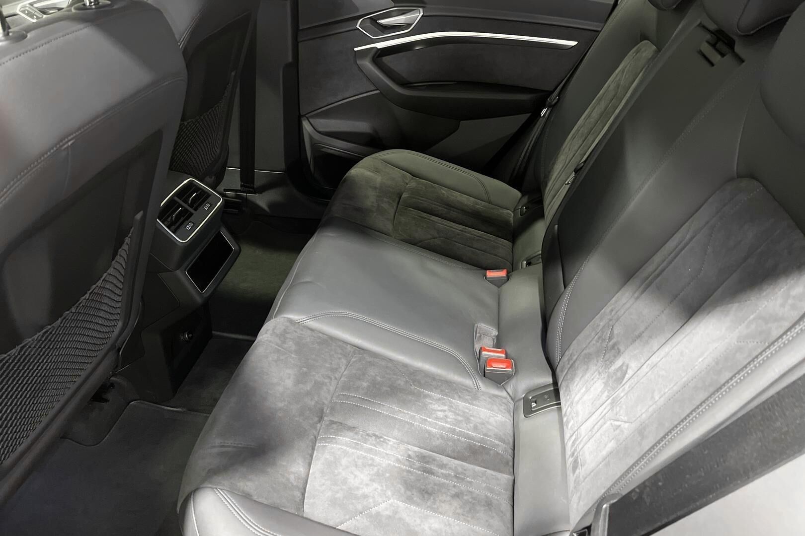 AUDI E-TRON iso kuva 10