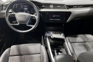 AUDI E-TRON esikatselu 11
