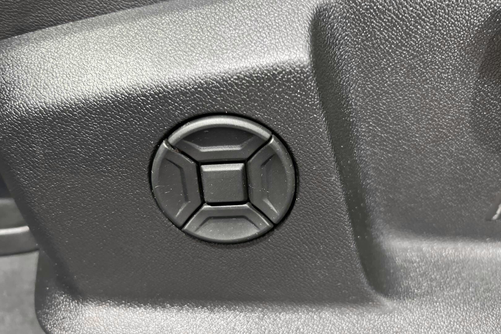 AUDI E-TRON iso kuva 15