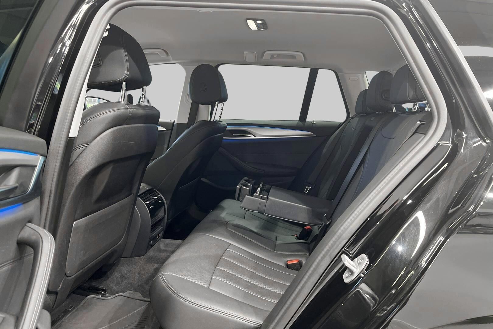 BMW 5-SARJA iso kuva 10