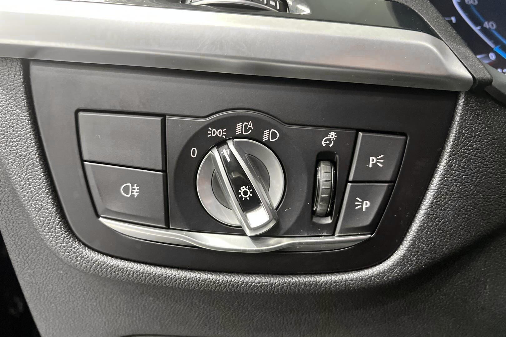BMW X3 iso kuva 25