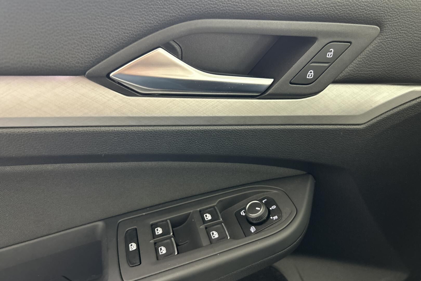 VOLKSWAGEN Golf iso kuva 25