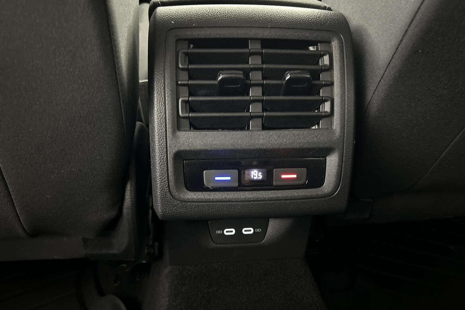 VOLKSWAGEN Golf iso kuva 27