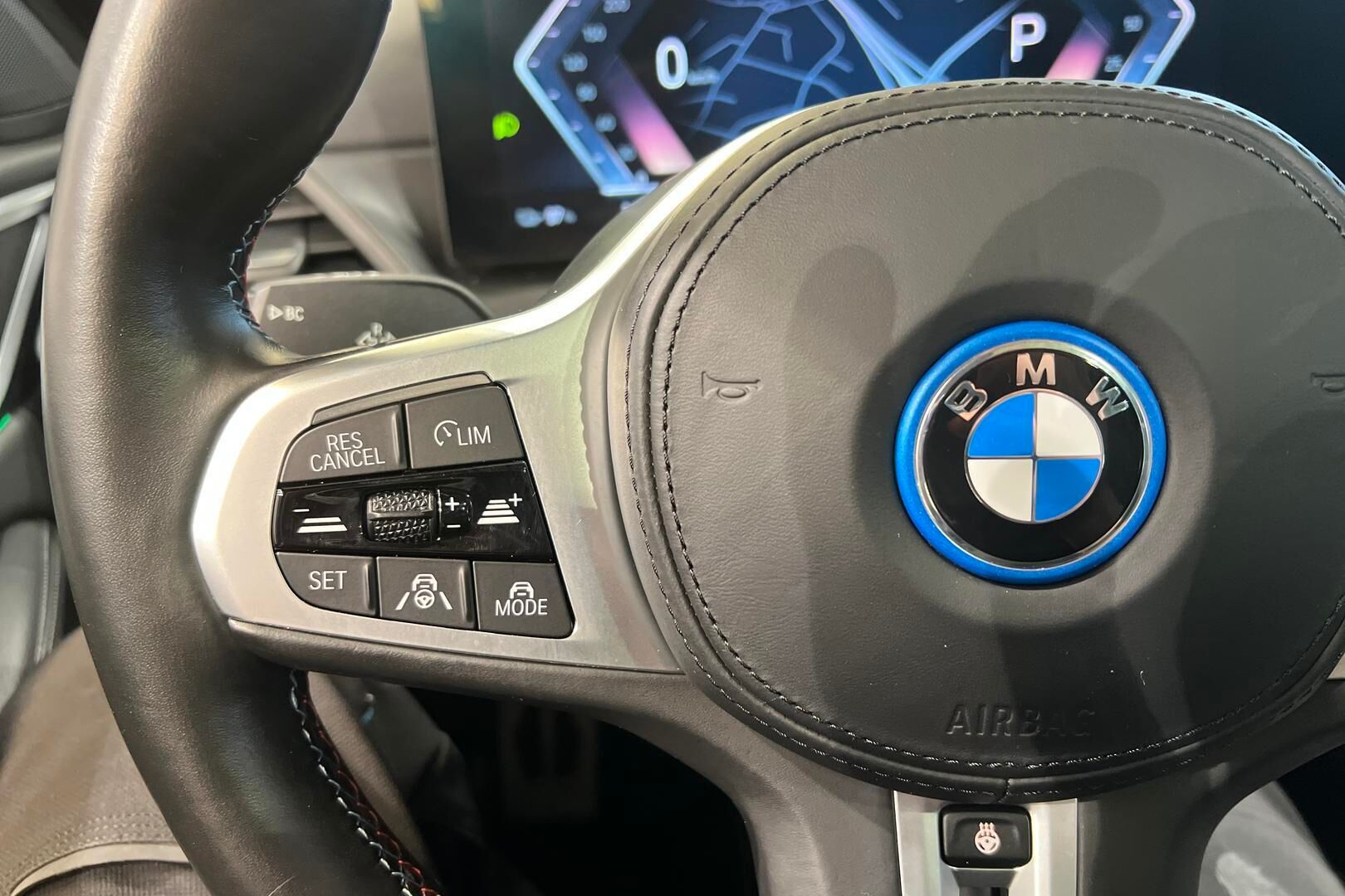 BMW I4 M50 iso kuva 24