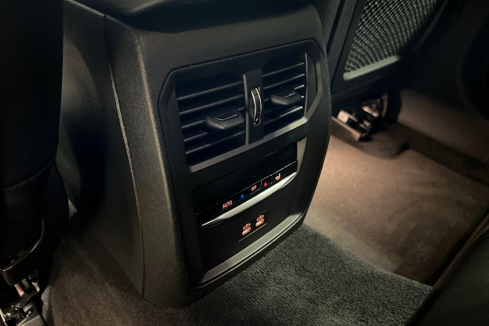 BMW I4 M50 iso kuva 28