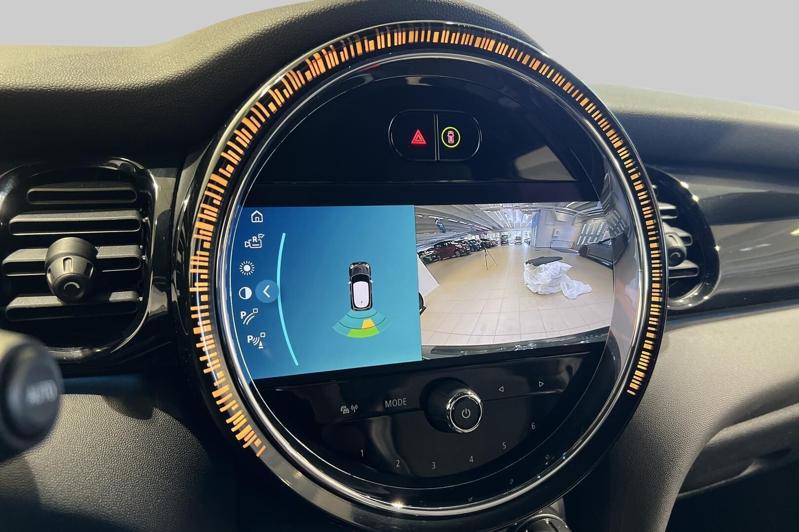 MINI COOPER SE iso kuva 16