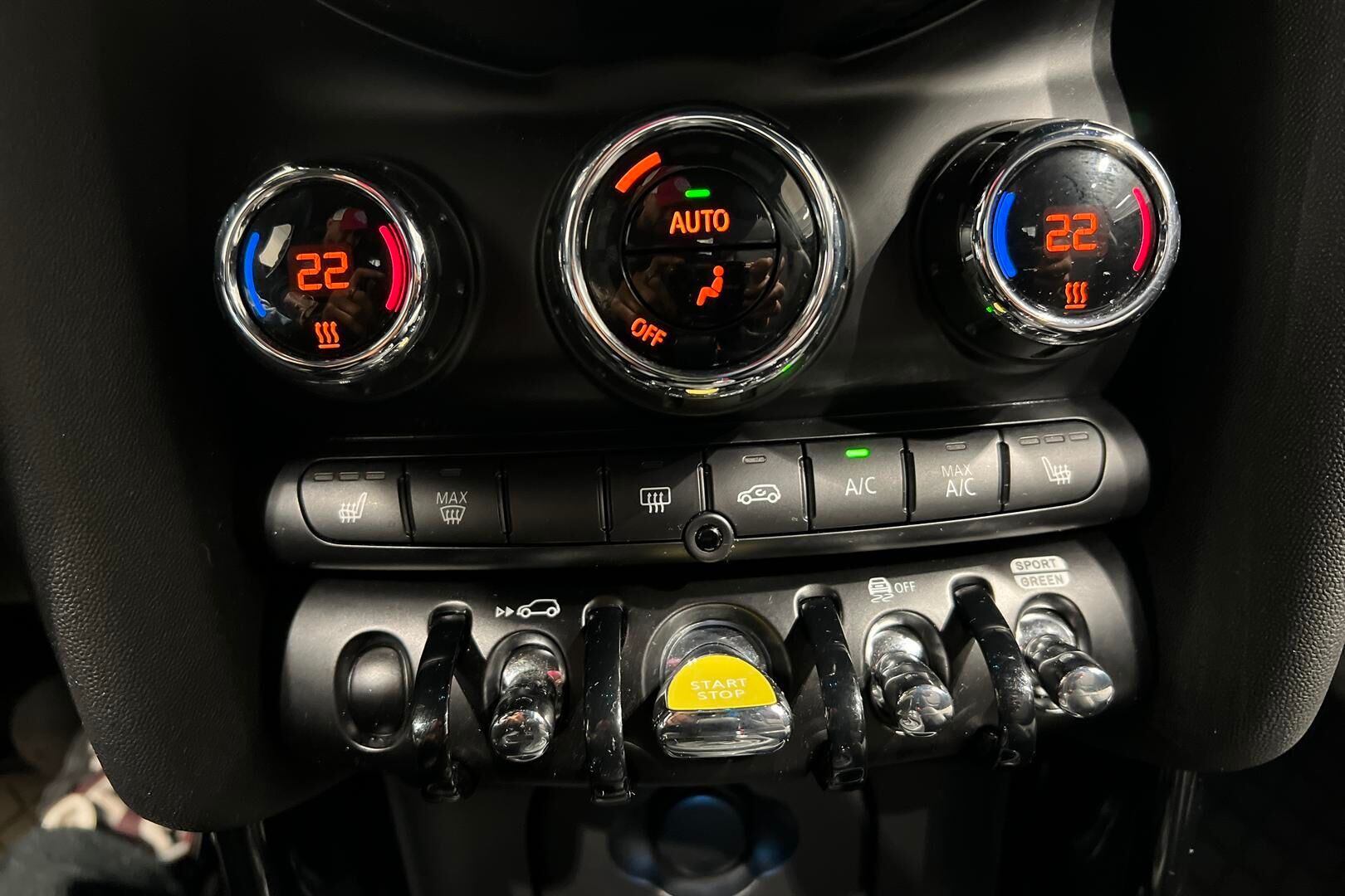MINI COOPER SE iso kuva 20