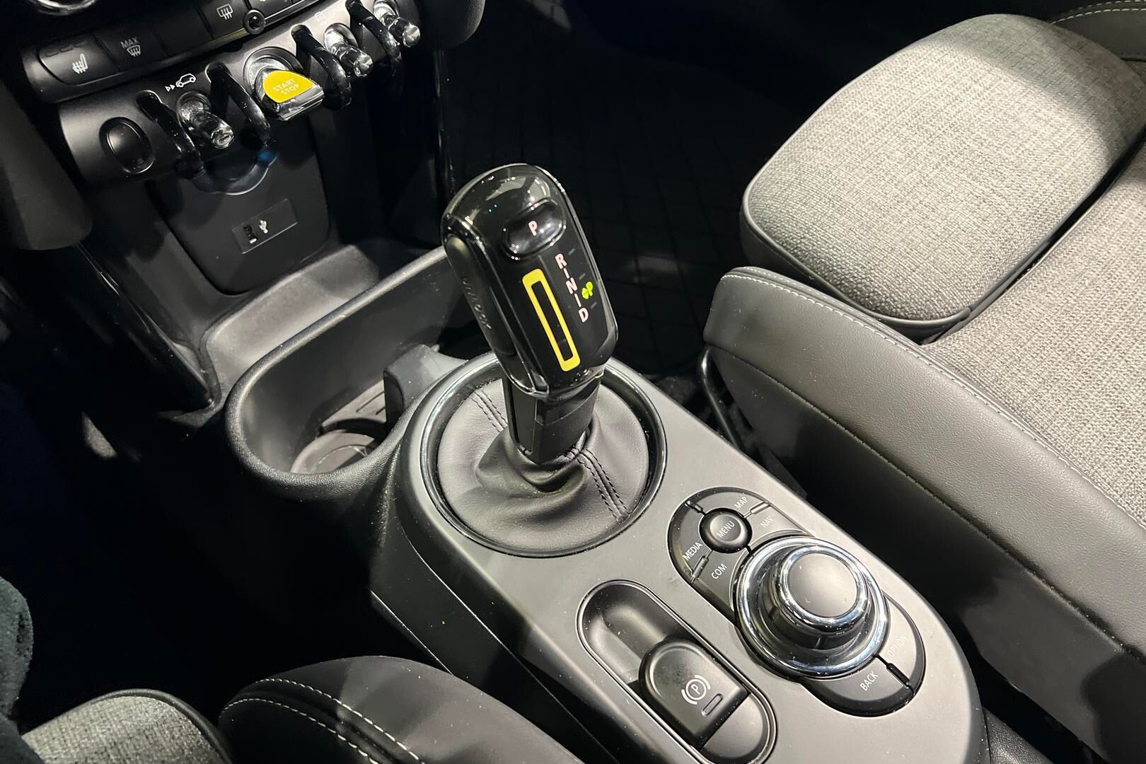 MINI COOPER SE iso kuva 22
