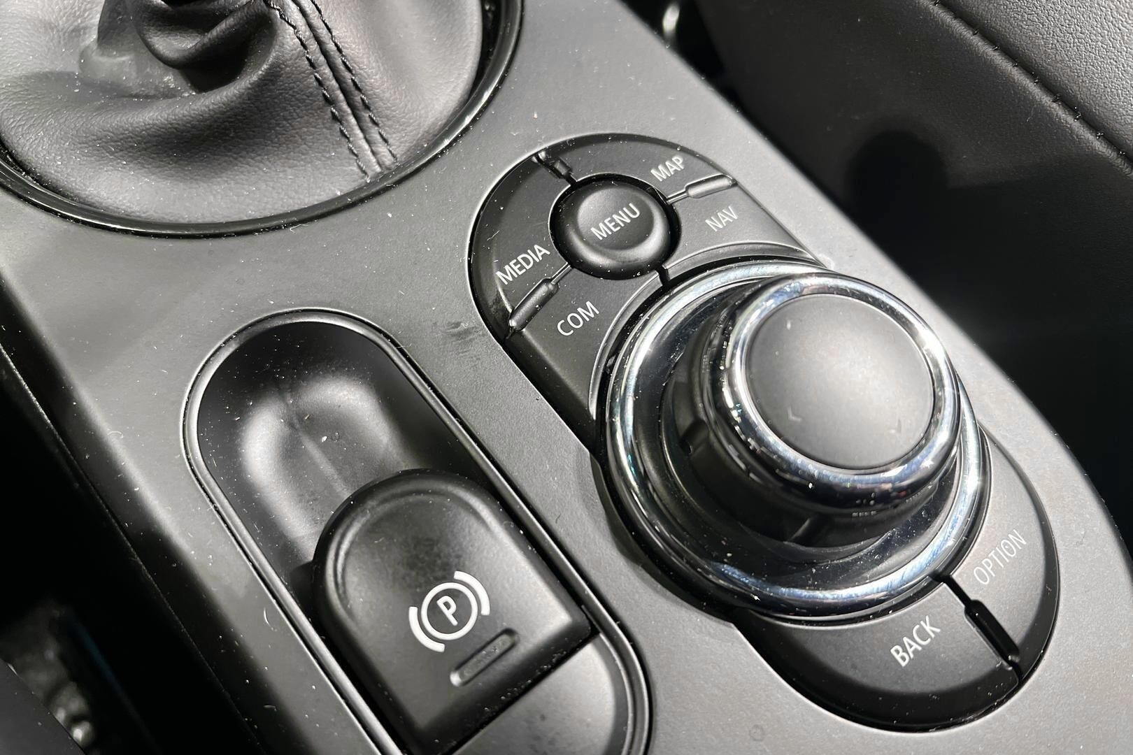 MINI COOPER SE iso kuva 23
