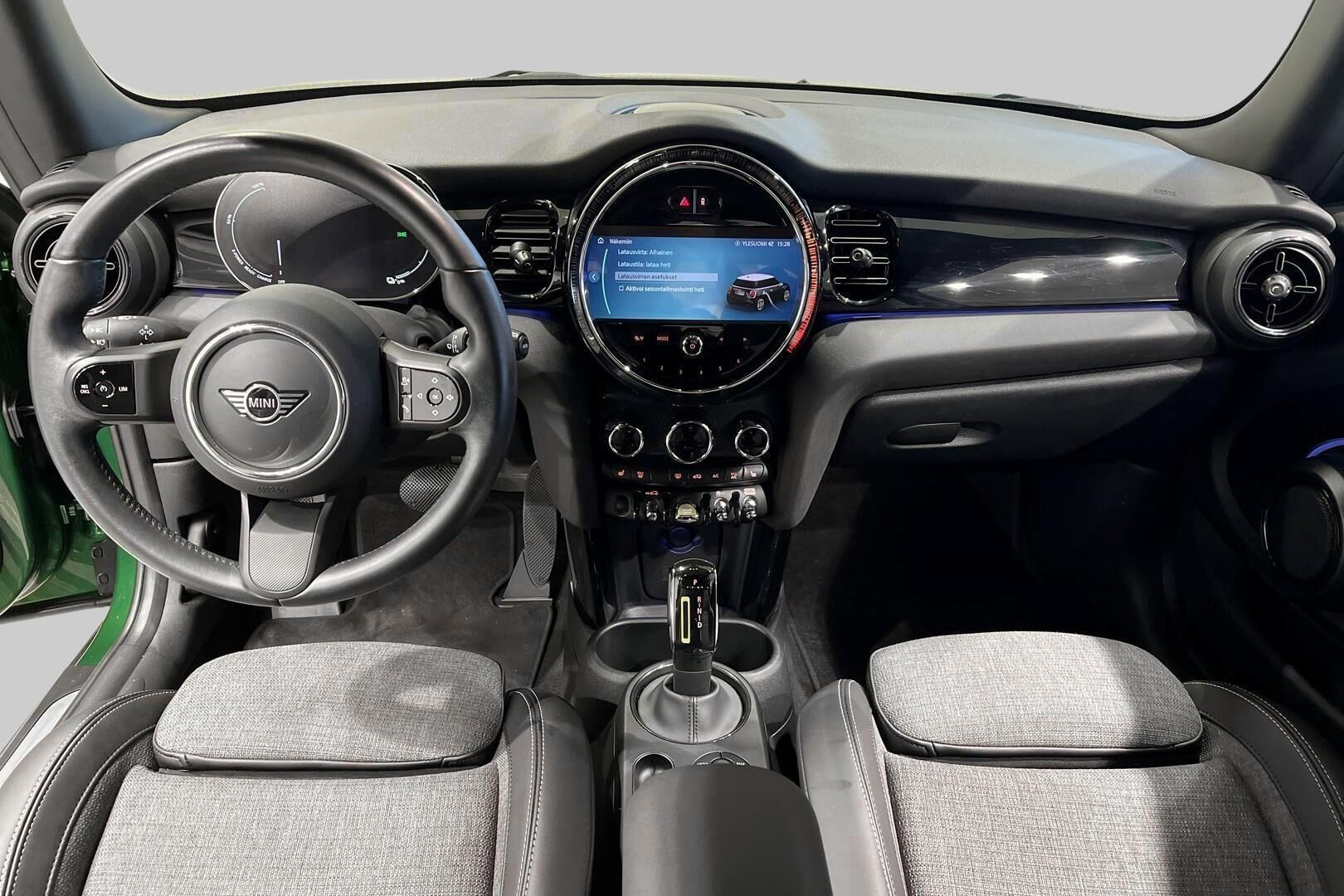 MINI COOPER SE iso kuva 11