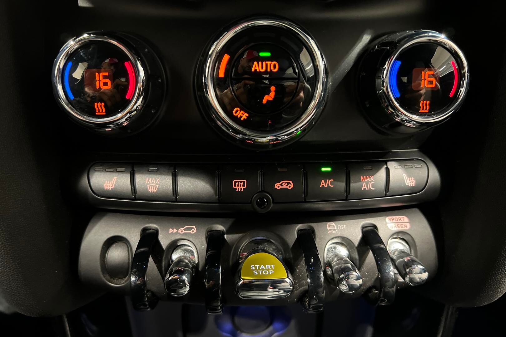 MINI COOPER SE iso kuva 21