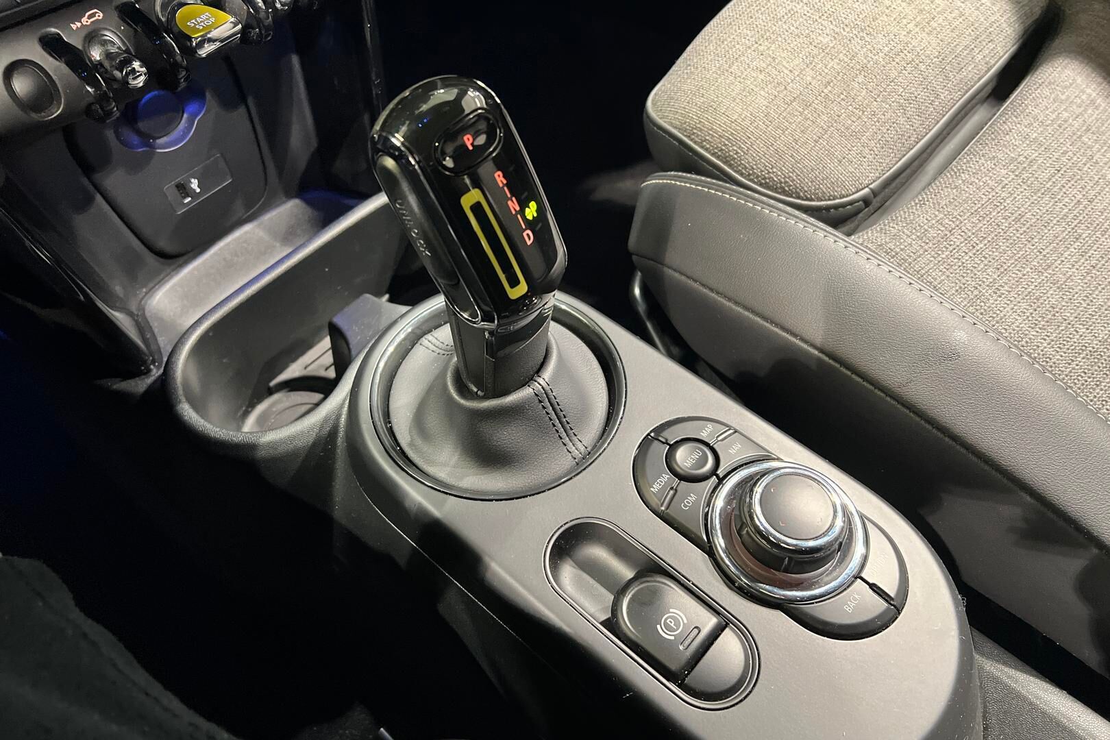 MINI COOPER SE iso kuva 23