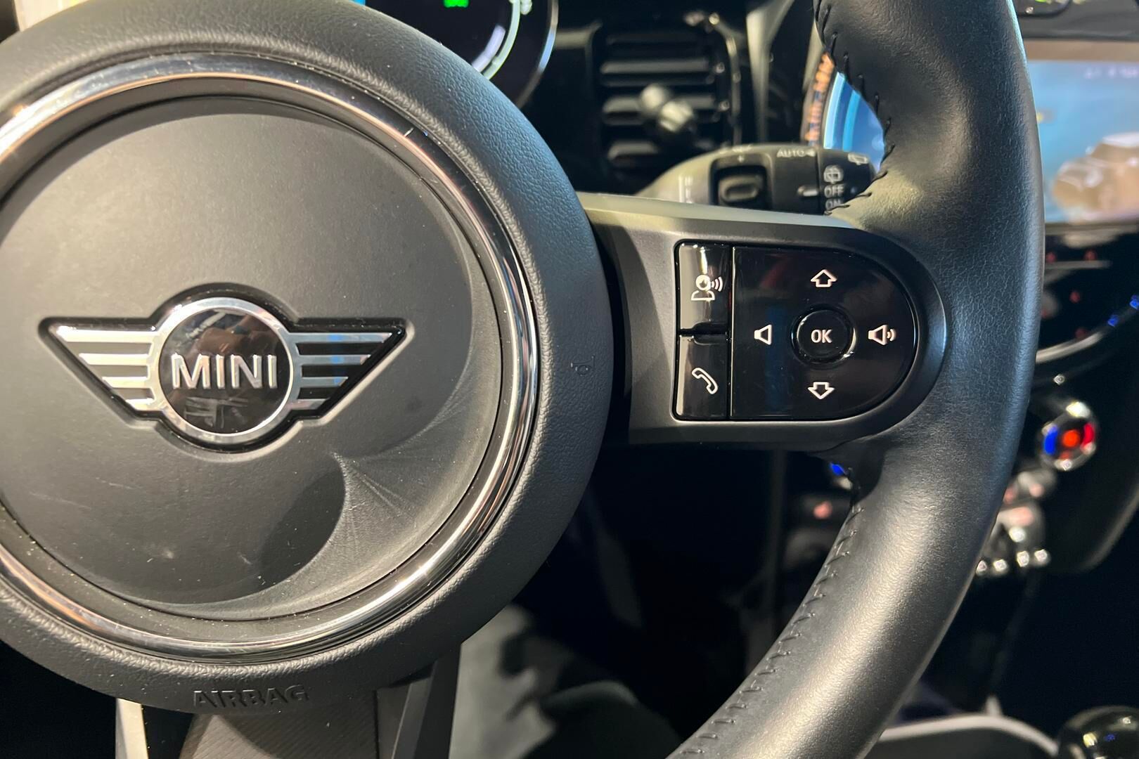 MINI COOPER SE iso kuva 25