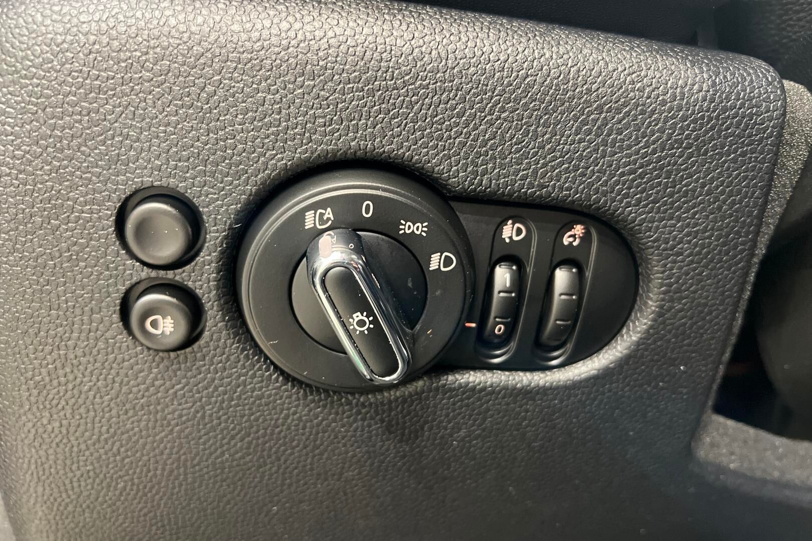 MINI COOPER SE iso kuva 27