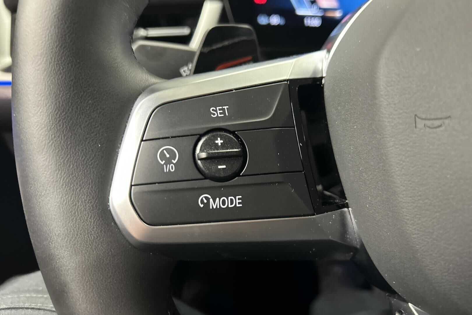 BMW IX2 iso kuva 15