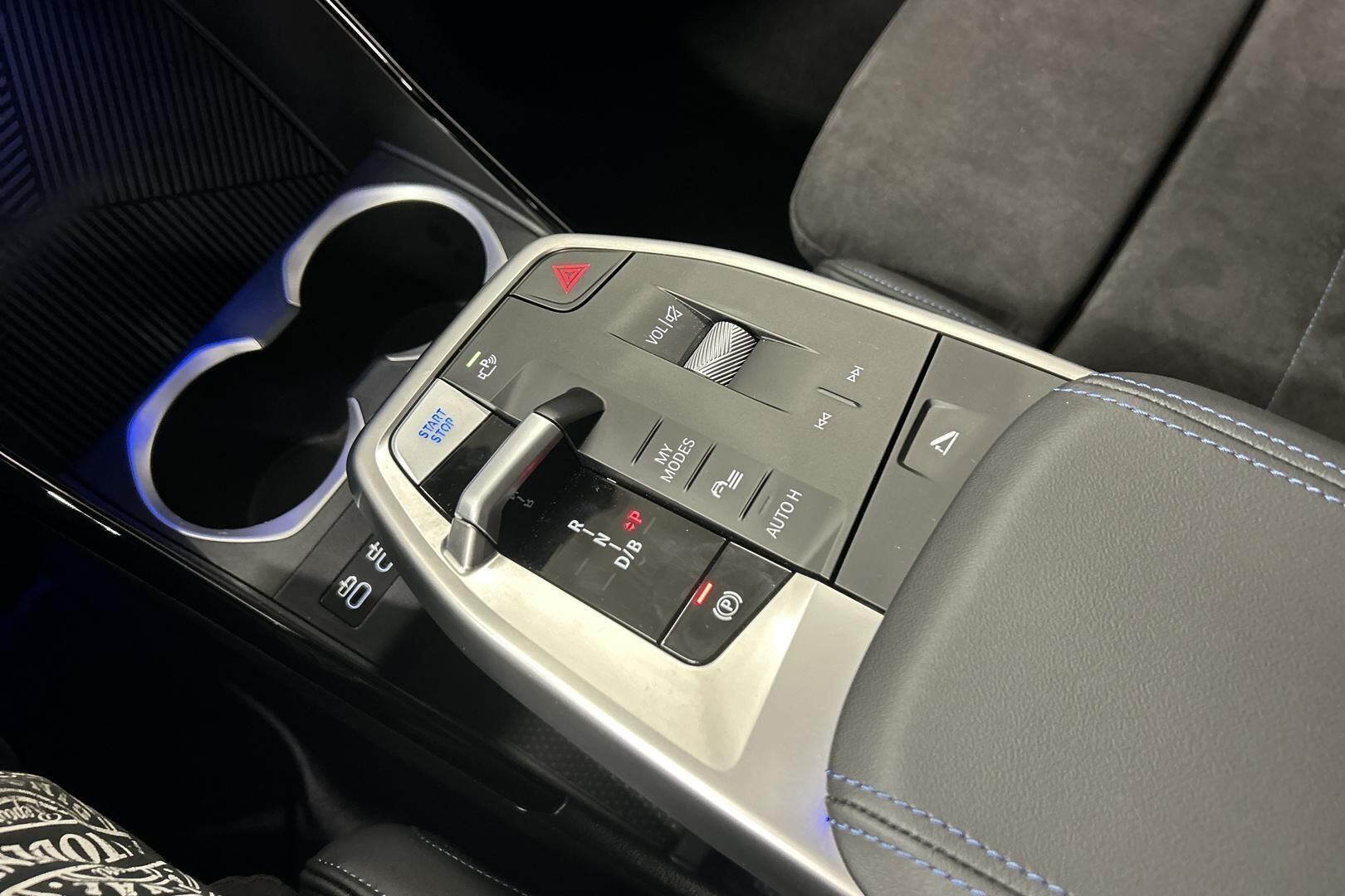 BMW IX2 iso kuva 21
