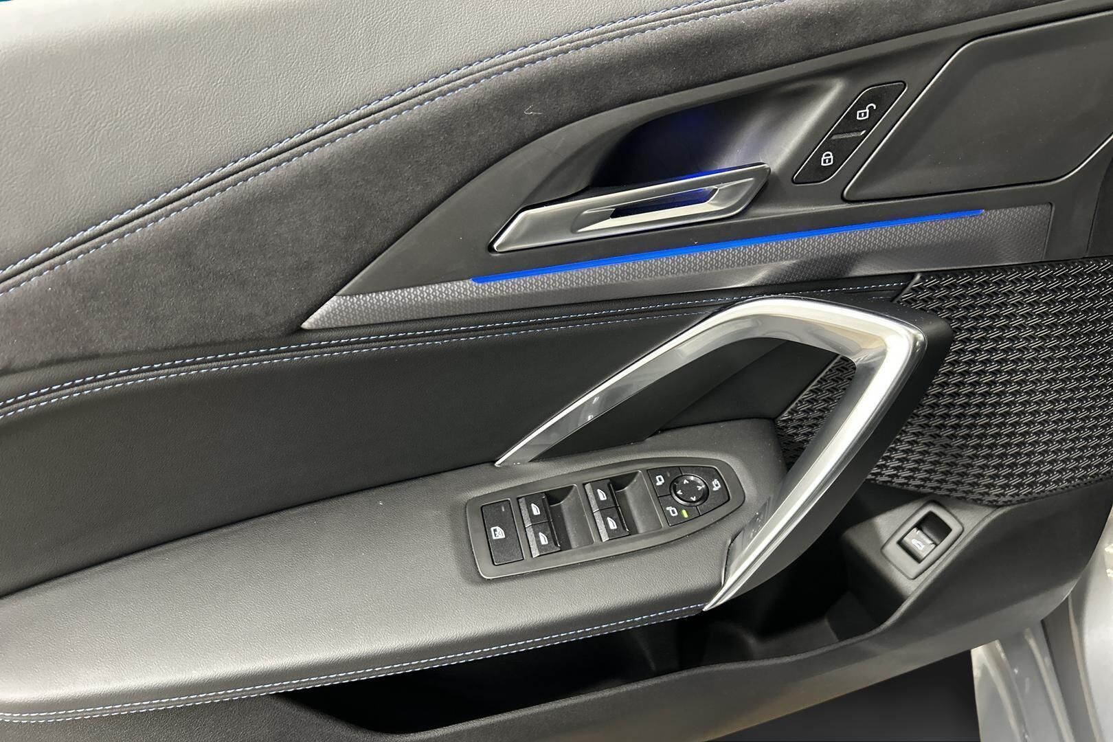 BMW IX2 iso kuva 23