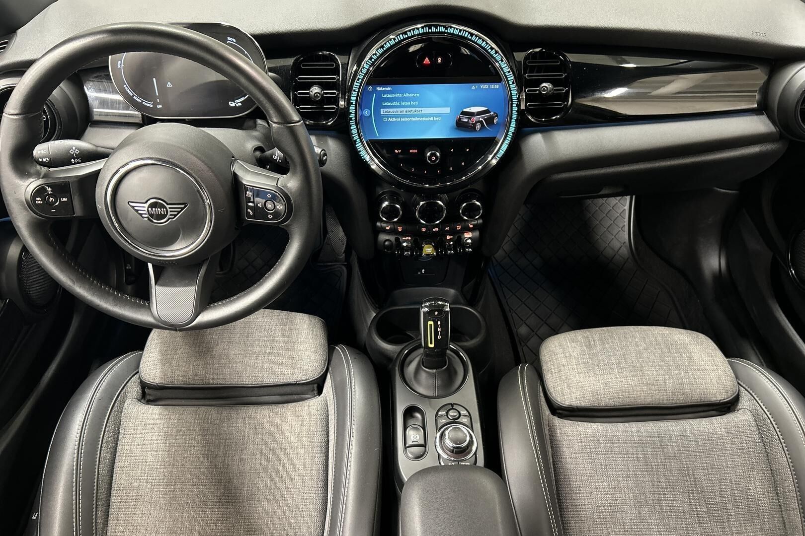MINI COOPER SE iso kuva 10