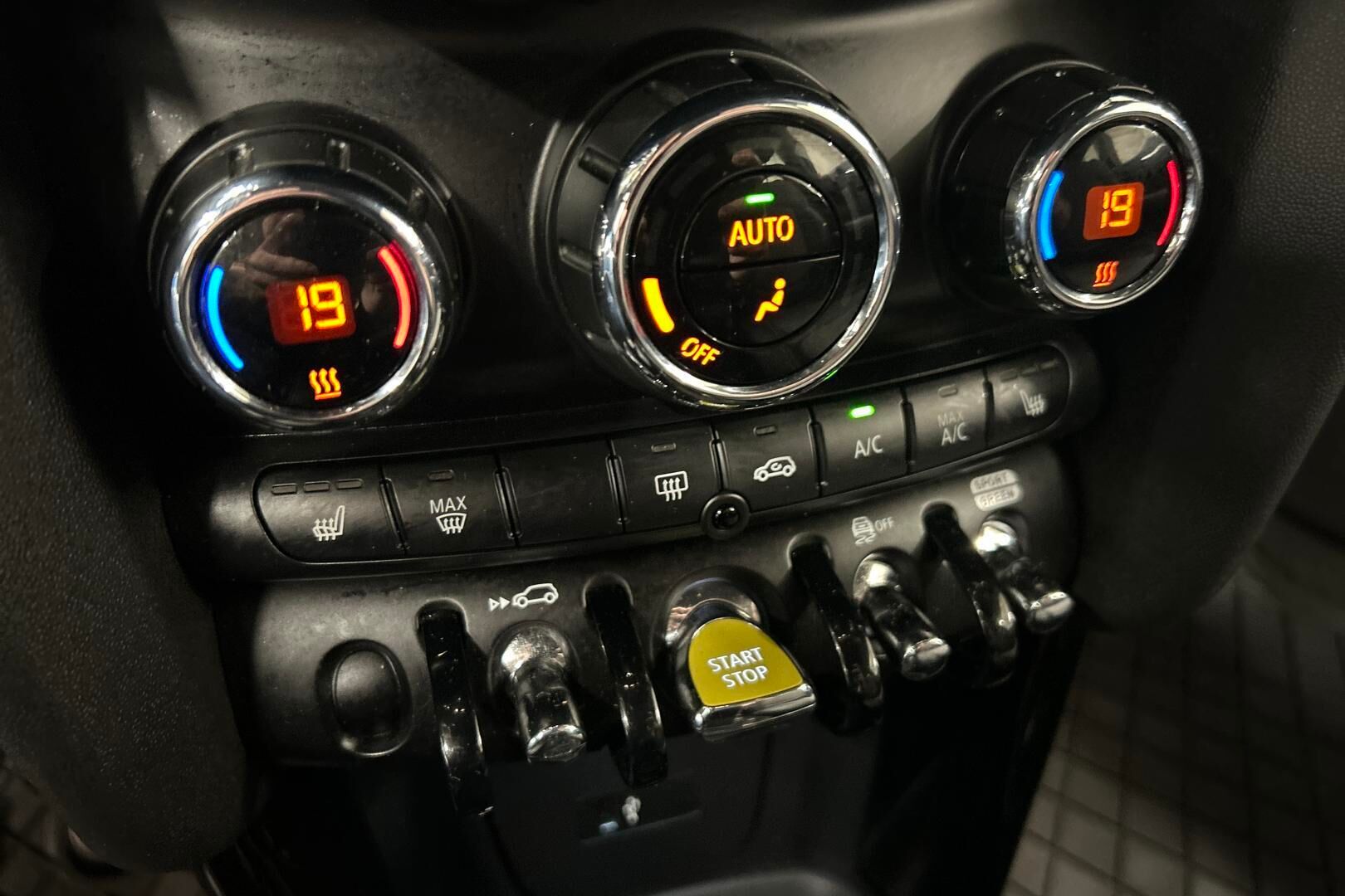 MINI COOPER SE iso kuva 20