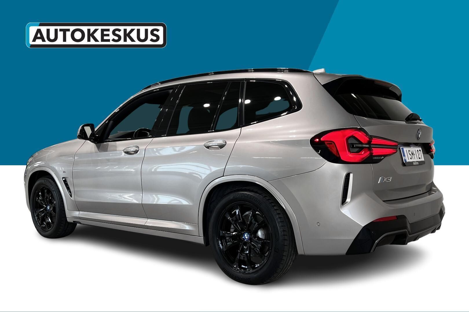 BMW IX3 iso kuva 7