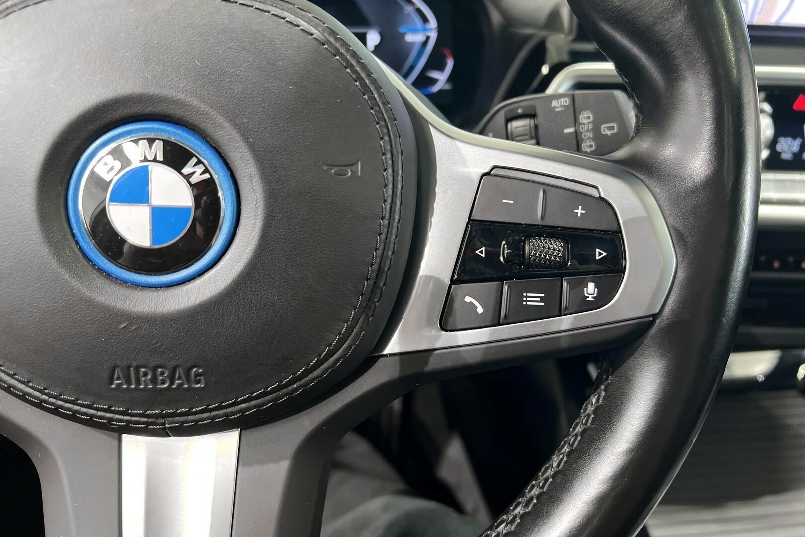 BMW IX3 iso kuva 22