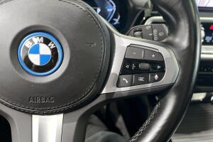 BMW IX3 esikatselu 30