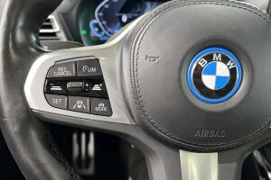 BMW IX3 esikatselu 22