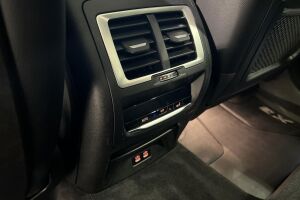 BMW IX3 esikatselu 25