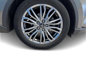 TOYOTA C-HR esikatselu 20