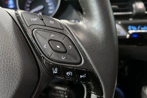 TOYOTA C-HR esikatselu 13