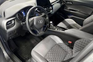 TOYOTA C-HR esikatselu 9