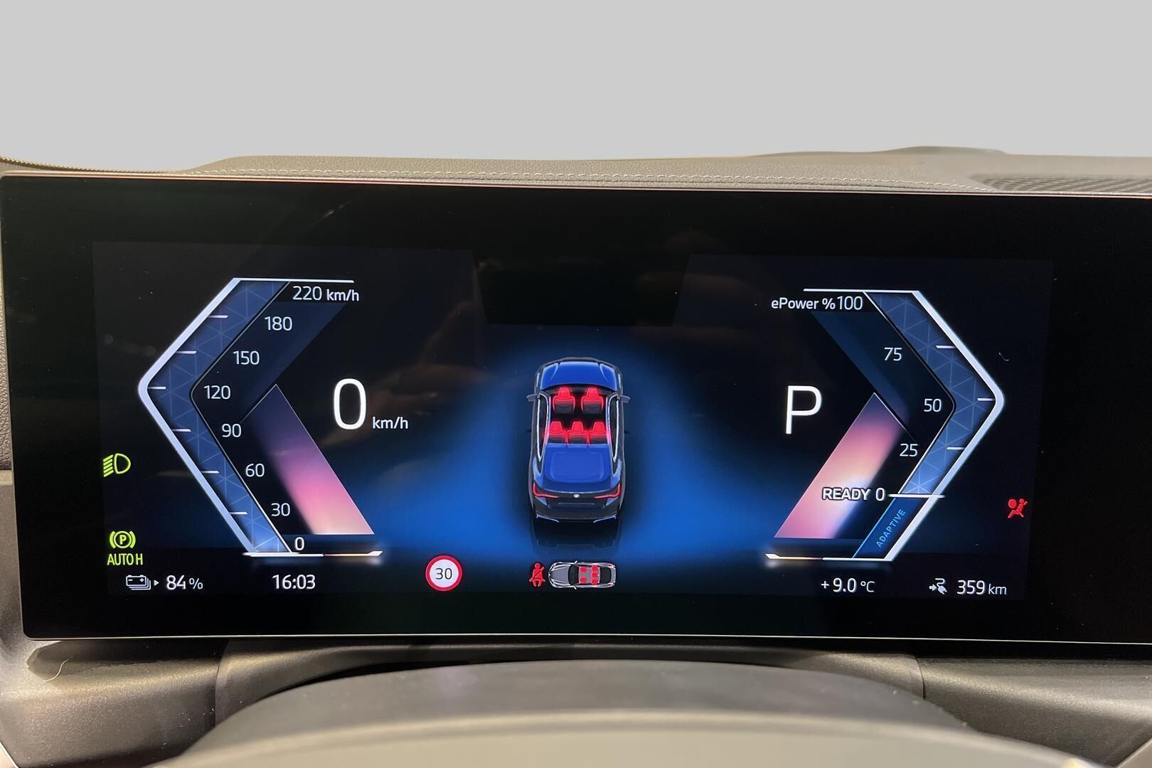 BMW i4 iso kuva 14