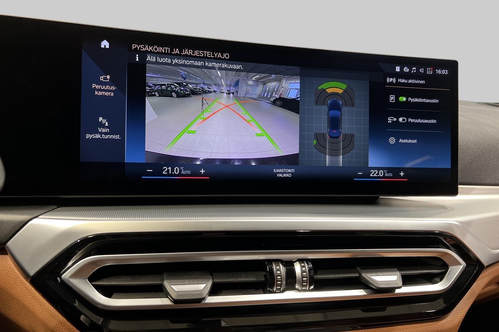 BMW i4 iso kuva 16