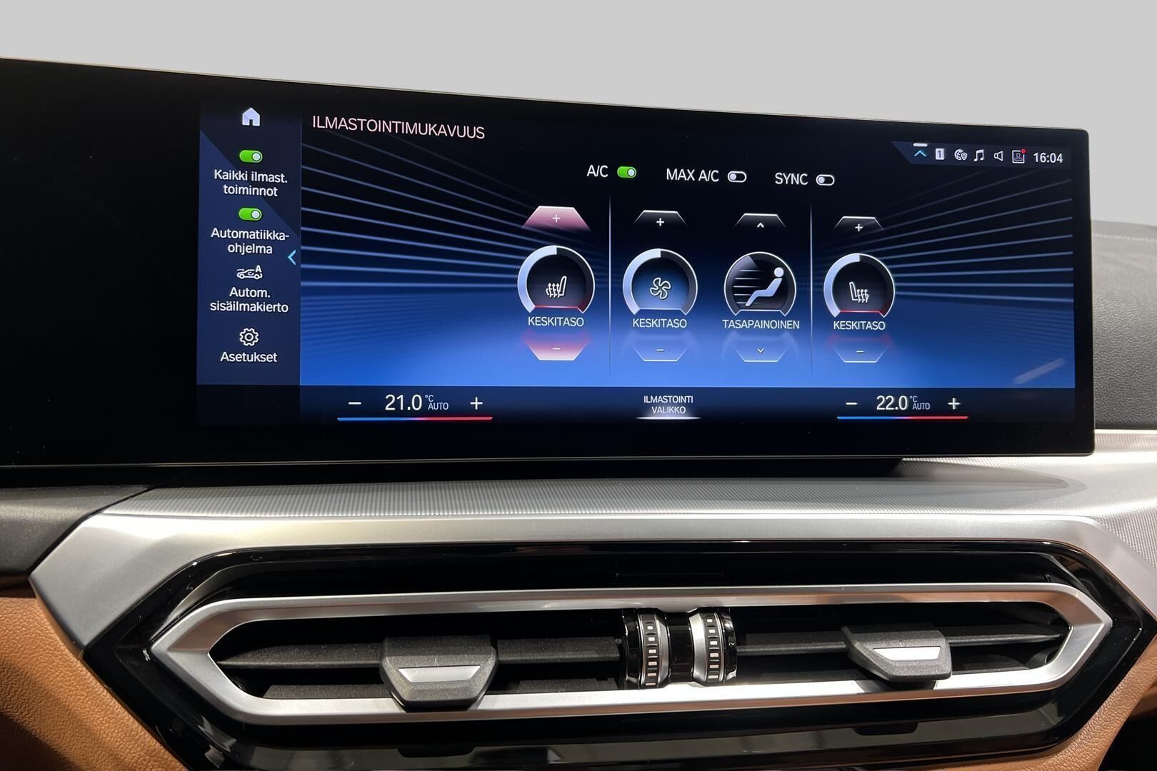 BMW i4 iso kuva 19