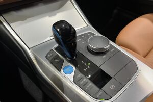 BMW i4 esikatselu 19