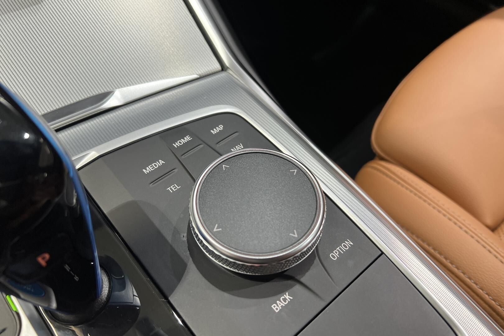 BMW i4 iso kuva 23