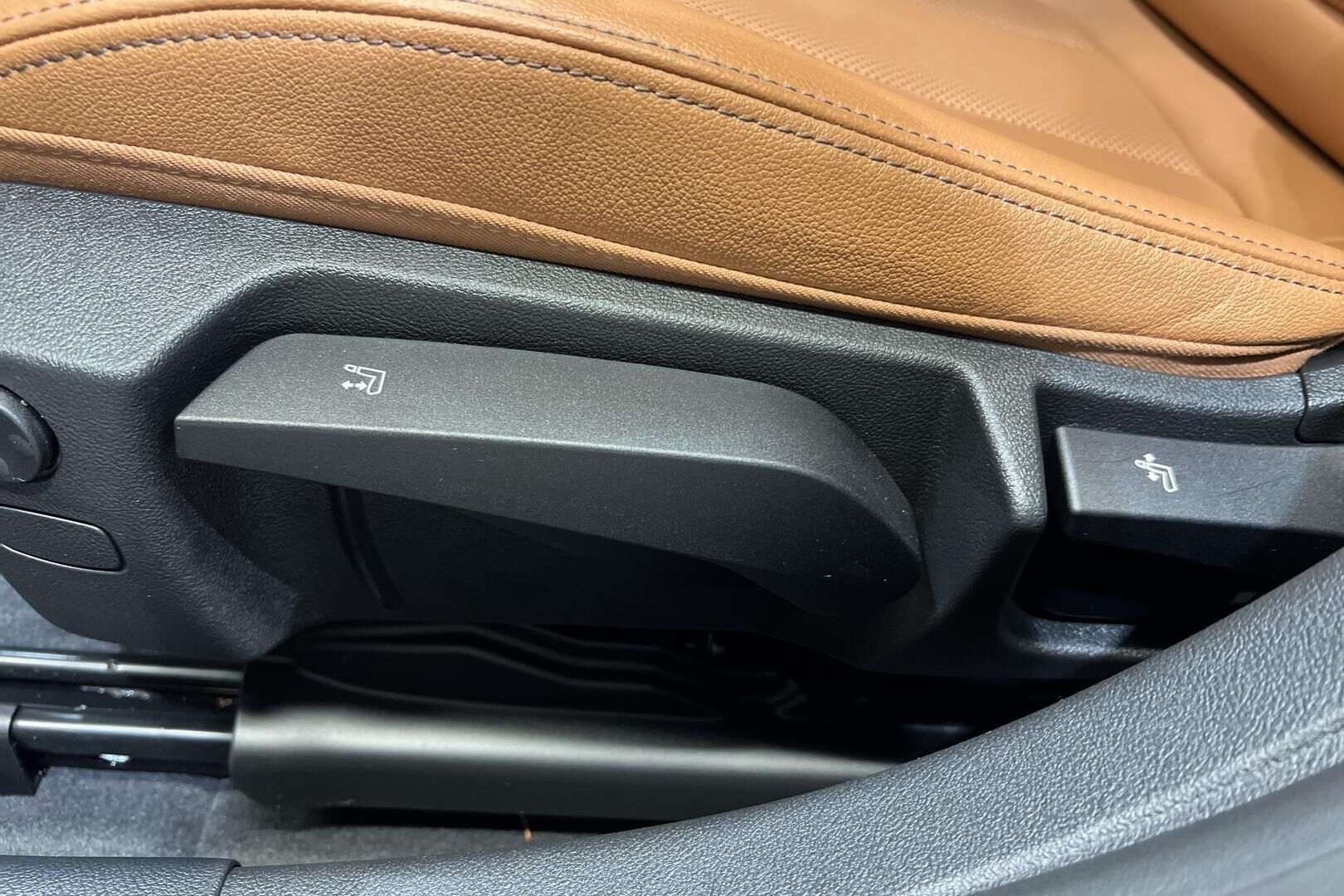 BMW i4 iso kuva 31