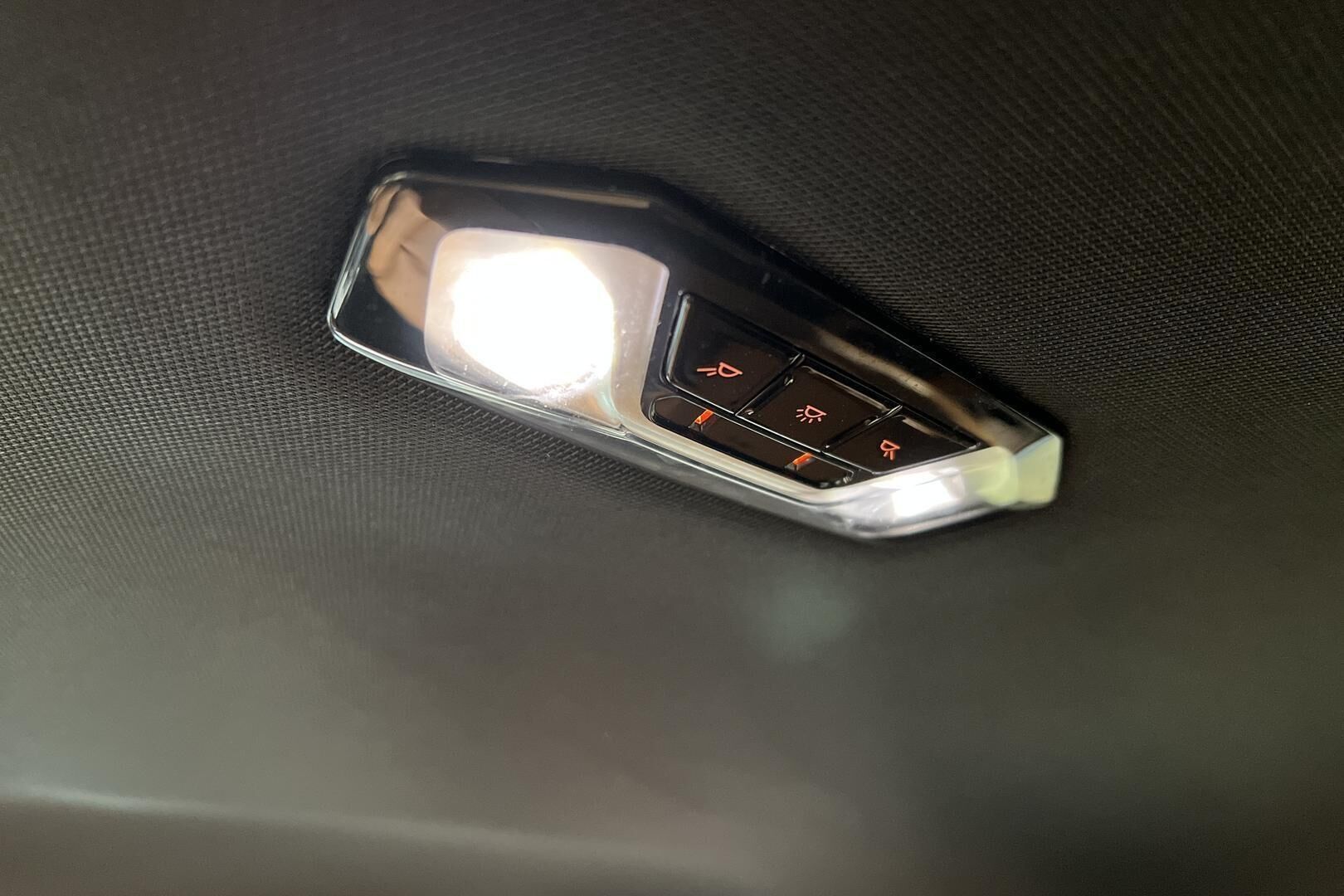 BMW i4 iso kuva 34