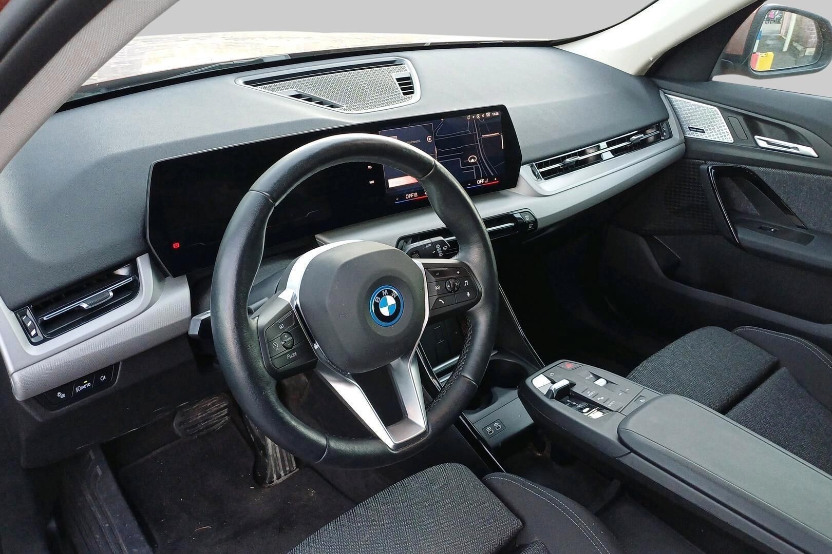 BMW X1 iso kuva 1